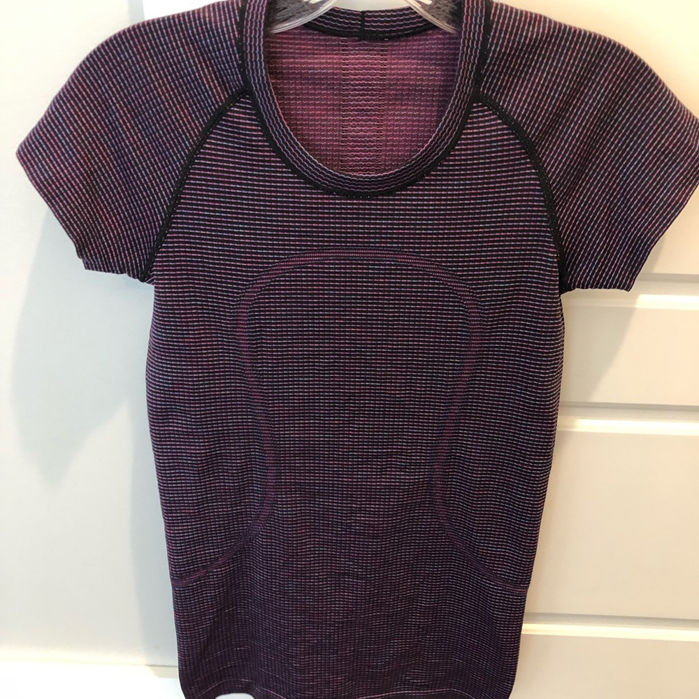 Lululemon t-shirt size 4